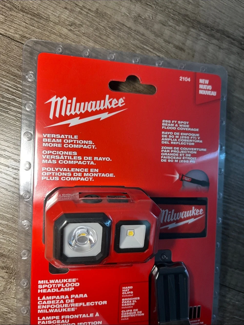 Milwaukee Red Spot/Flood Headlamp — Versatile 450 Lumens